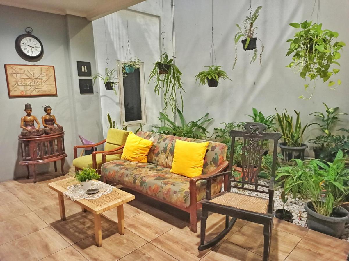 Manggolo Syariah Hostel